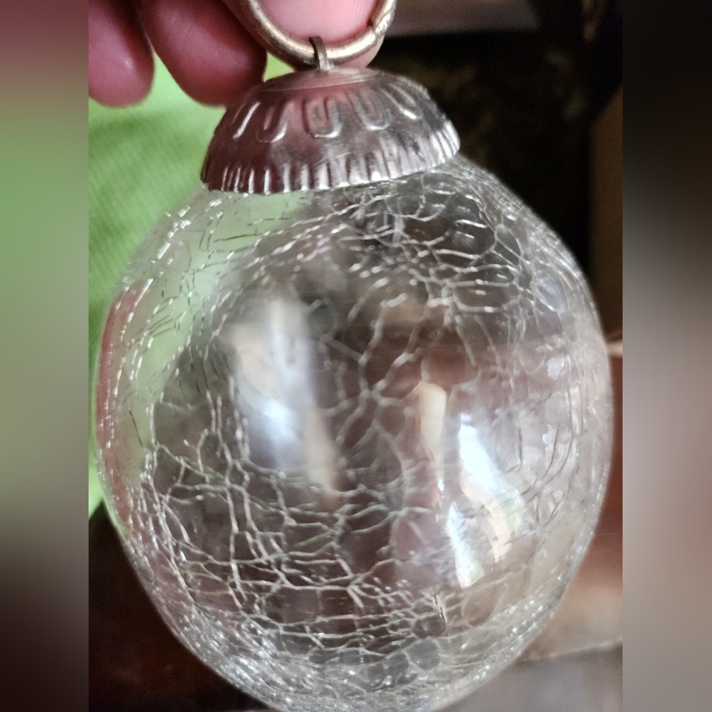Vintage 1950 Kugel crackle glass ornament.